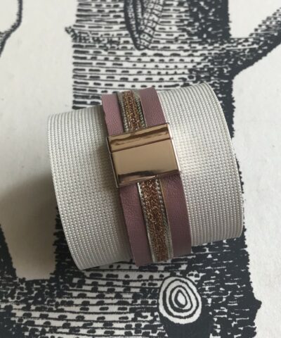bracelet cuir manchette rose pale or paillettes champagne