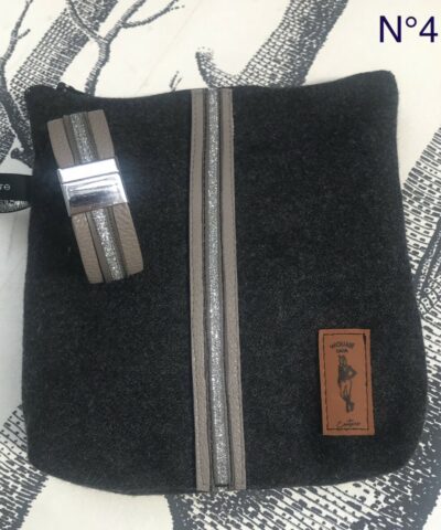 trousse feutre de laine galon cuir taupe bracelet cuir gris