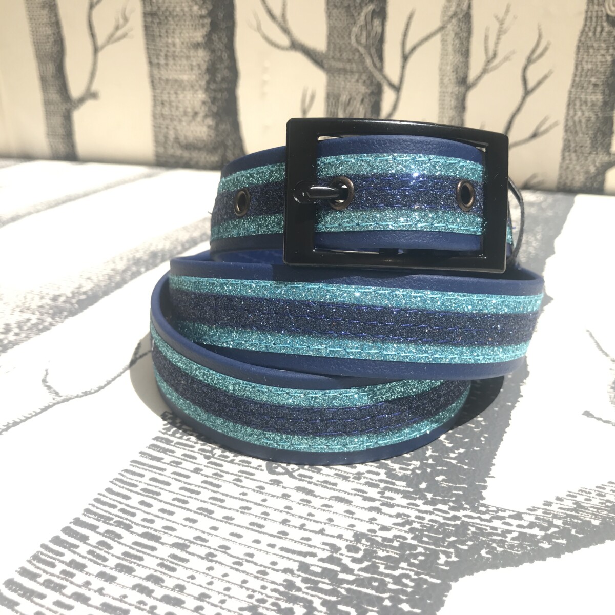 ceinture biothane bleu fonce a paillettes bleu givre bleu nuit roule