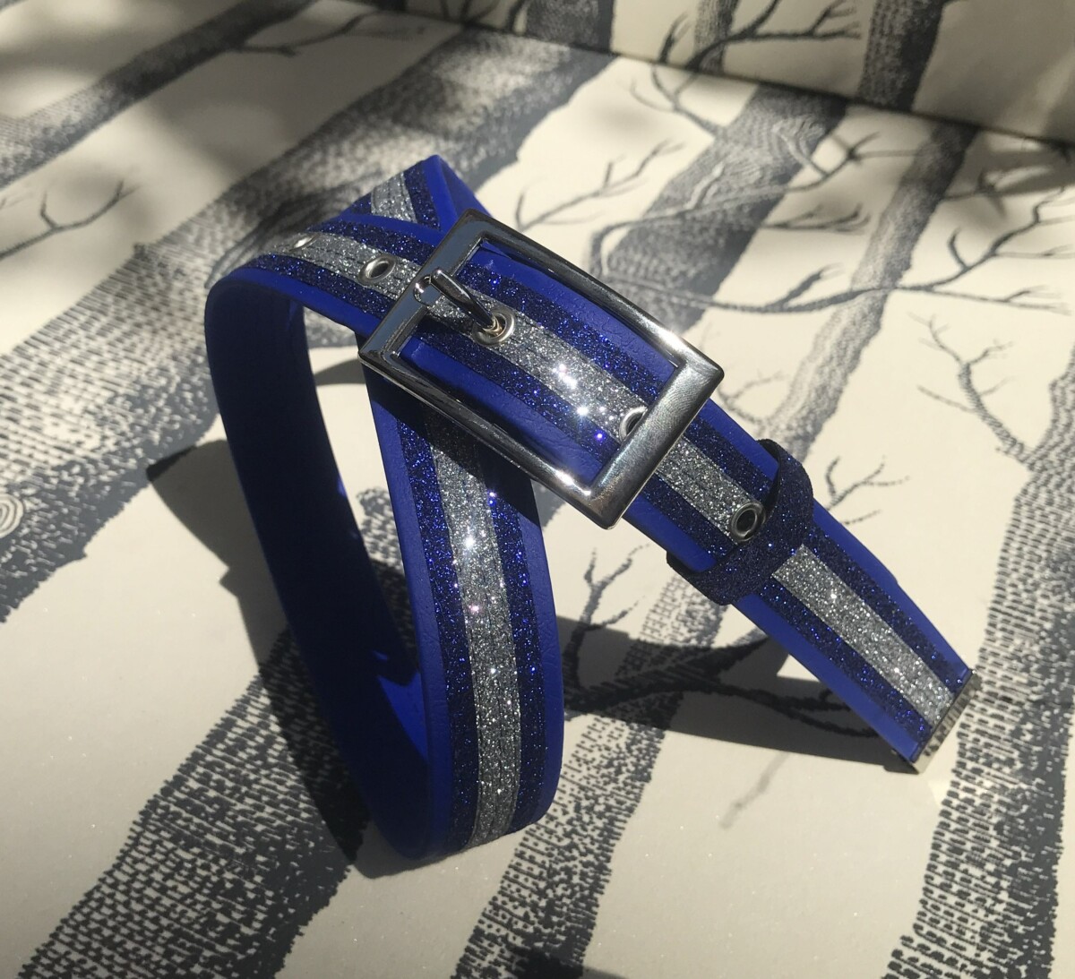 ceinture biothane bleu a paillettes bleu roi argent clair