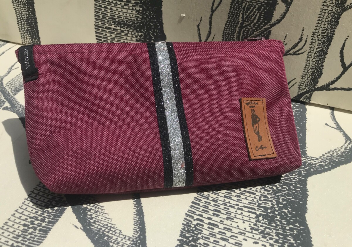 pochette de ceinture pour téléphone équitation bordeaux paillettes noires argentées